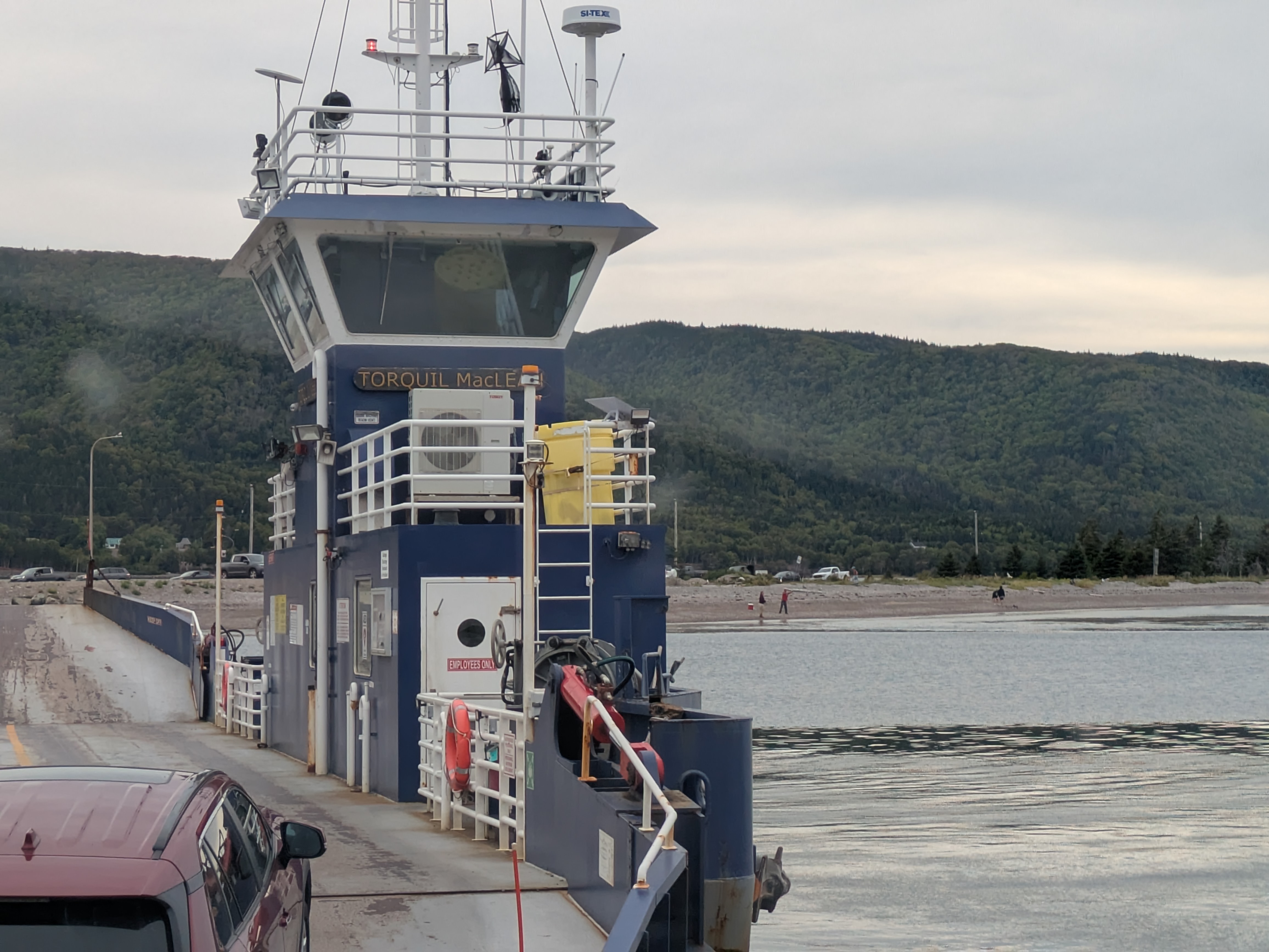 Boarding Process - Vehicles loading onto the ferry at Englishtown Cars boarding the ferry at Englishtown terminal - loading process