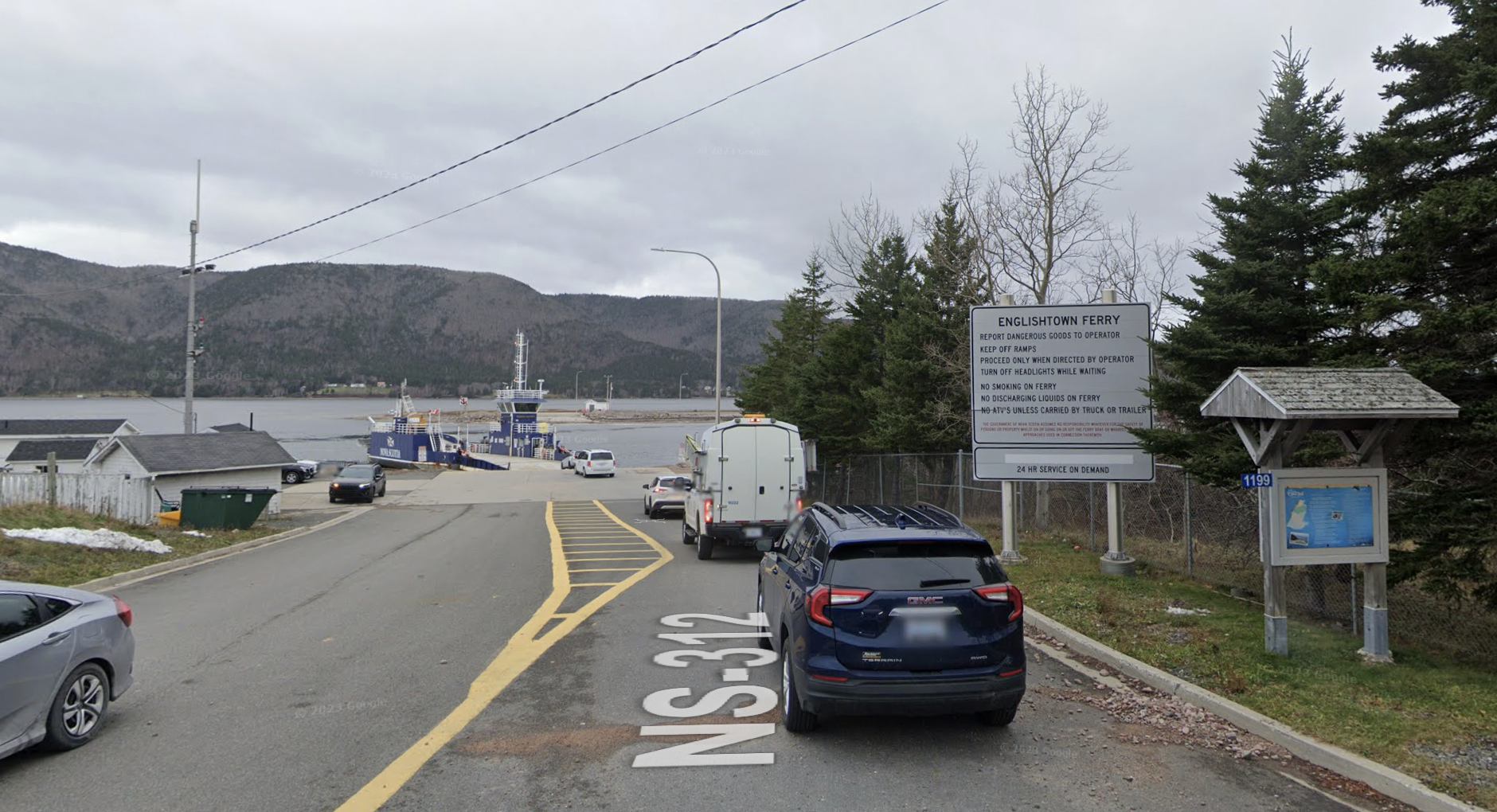 Vehicle Queue - Cars waiting to board the ferry at Englishtown Cars waiting in line at Englishtown ferry terminal - queue management